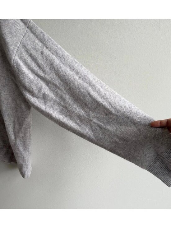 Aritzia 100% Cashmere Crew Neck Knit Sweater Grey Womens Size Large Women’s